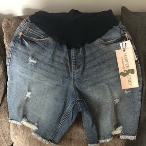 Maternity shorts. NWT